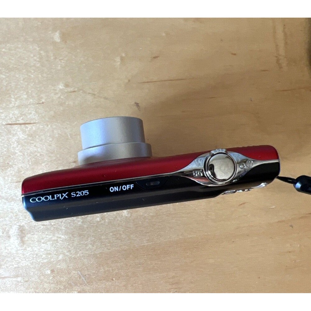 Nikon Coolpix S205 Digital Camera  12MP Tested w/ 3 Batteries Case USB & Charger - Picture 6 of 7